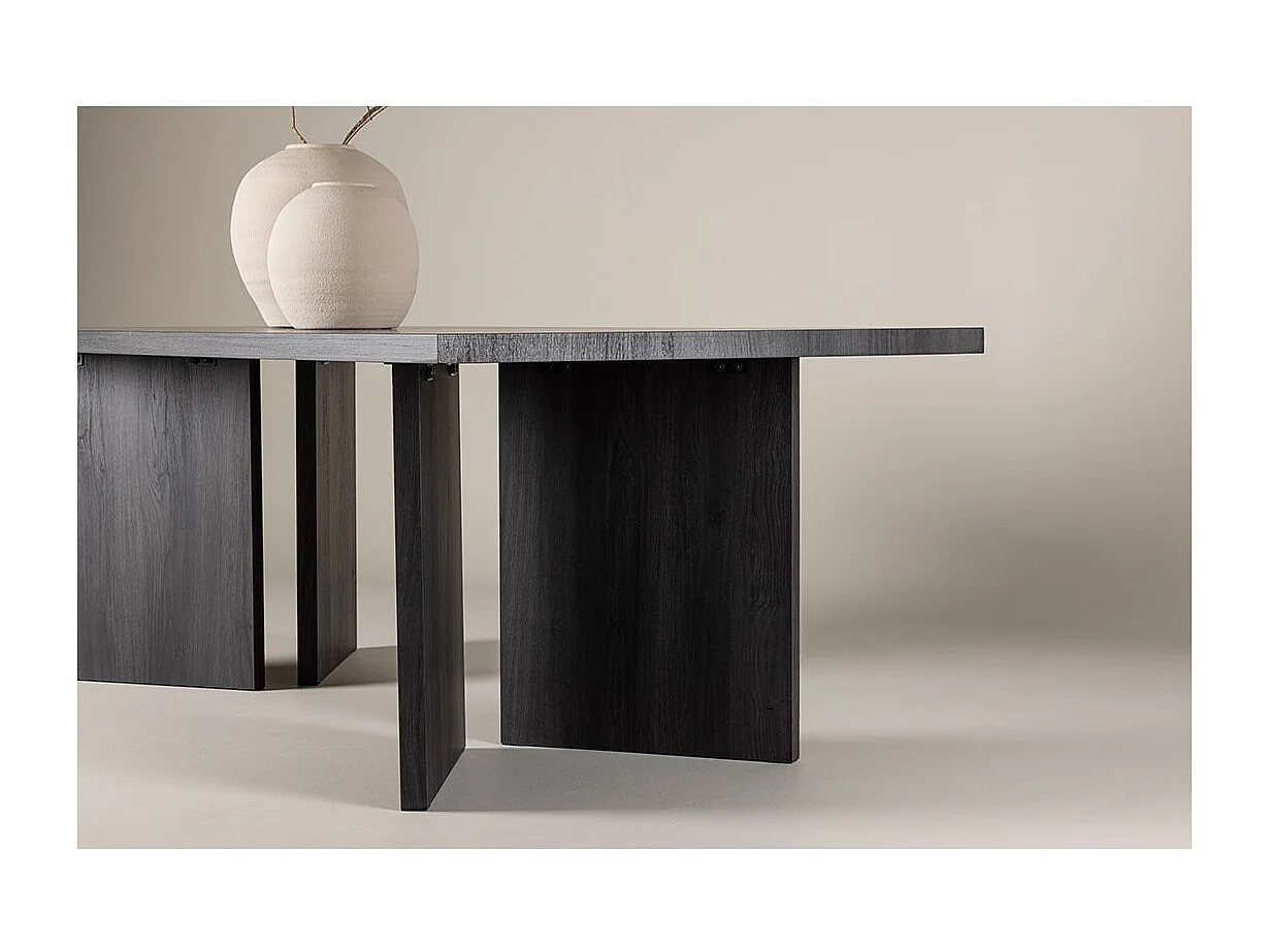 Bassholmen eetkamertafel 100x240 cm zwart.