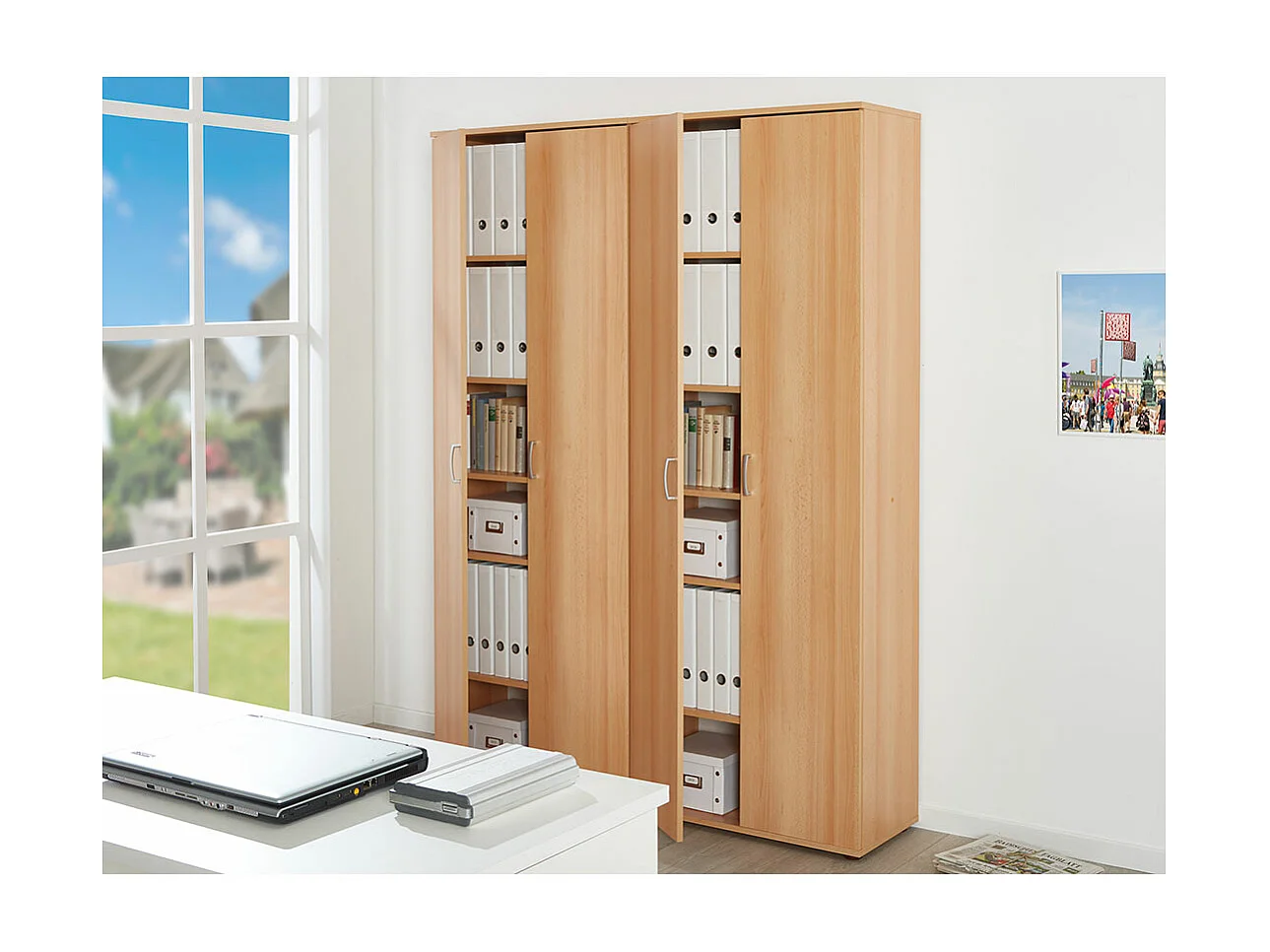 Vekla Armoire, finition hêtre.