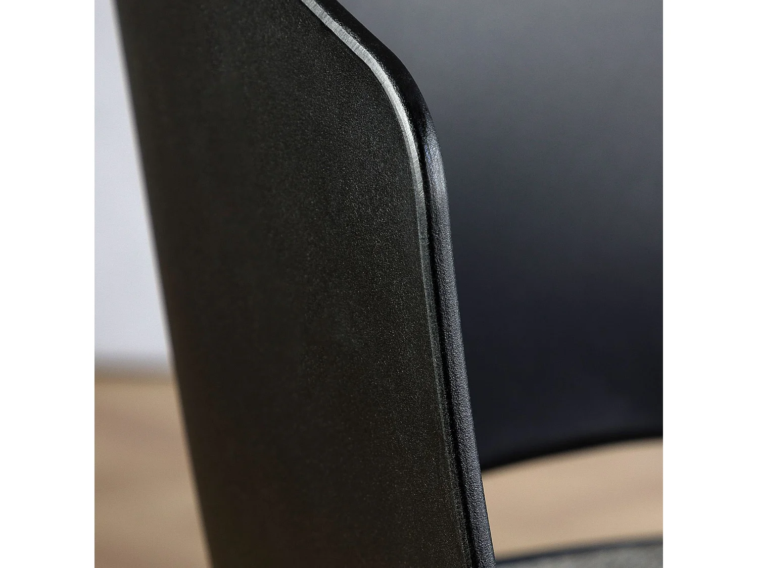 Chaise de bureau pivotante DAGMA, réglable en hauteur, style moderne, avec coussin d’assise en tissu, sur roulettes, noir