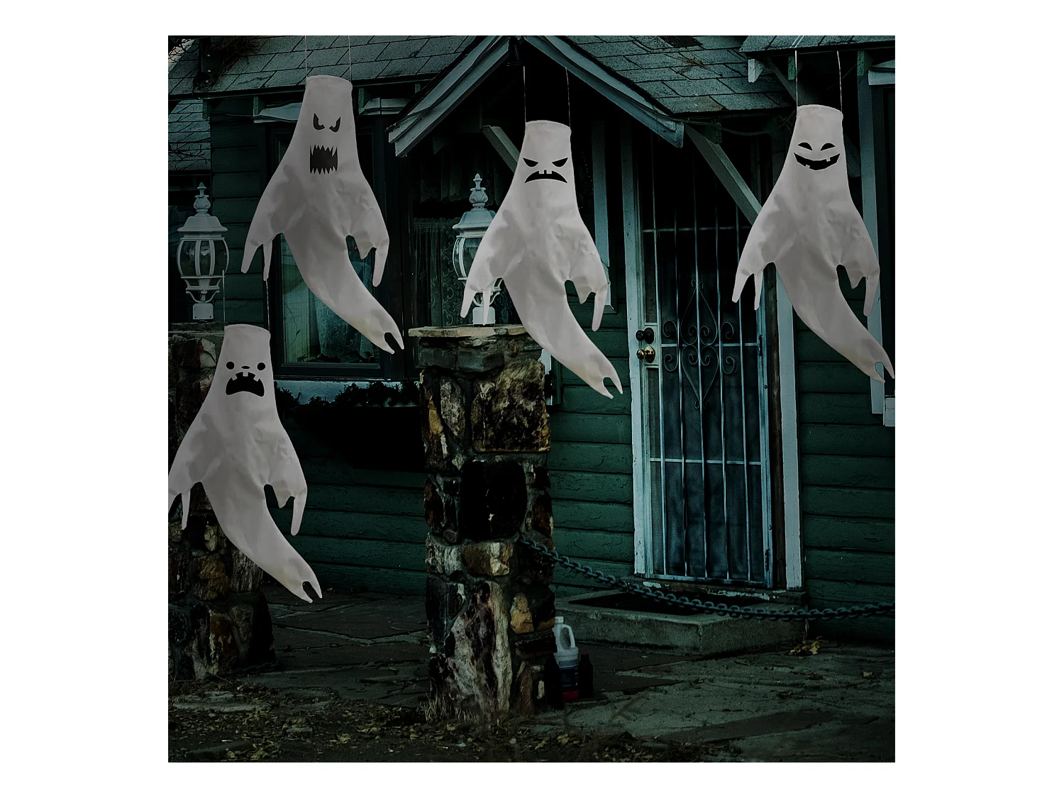 Grande décoration de lieu de fête d'Halloween avec visage souriant et fantôme coloré à LED