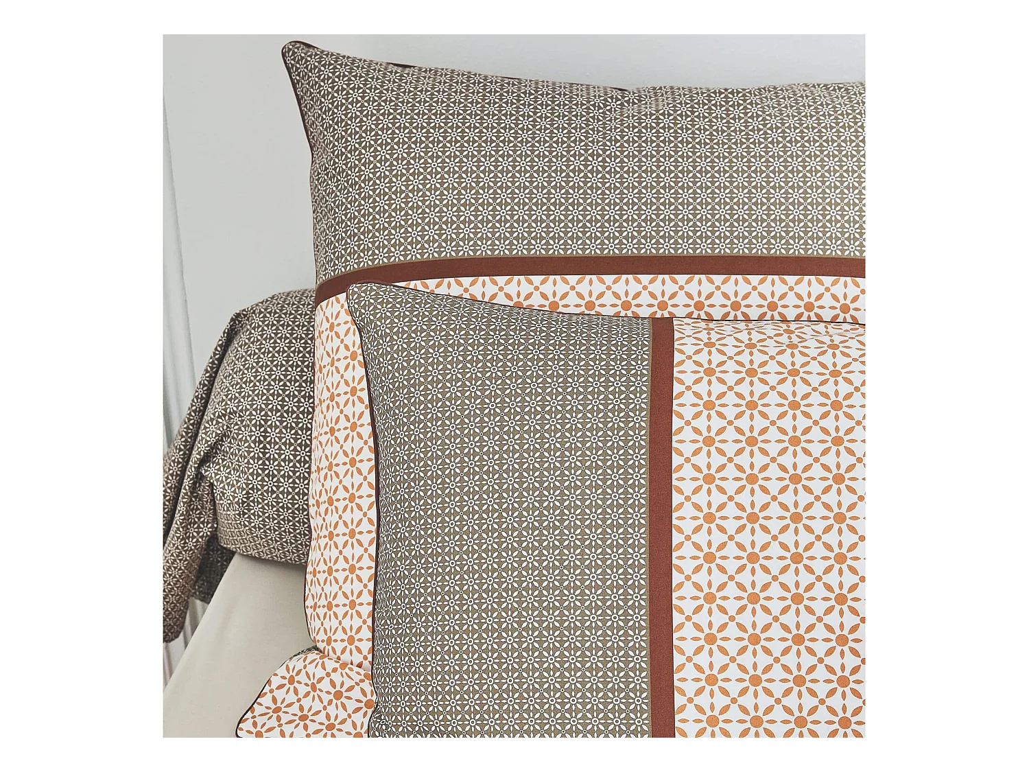 Juego de funda nórdica en percal con diseño gráfico 240 x 220 cm