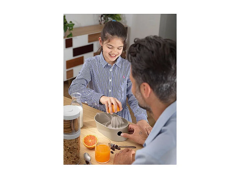 Presse-agrumes Gris Oblo Plus avec filtre intégré et réservoir - Collection CREATE