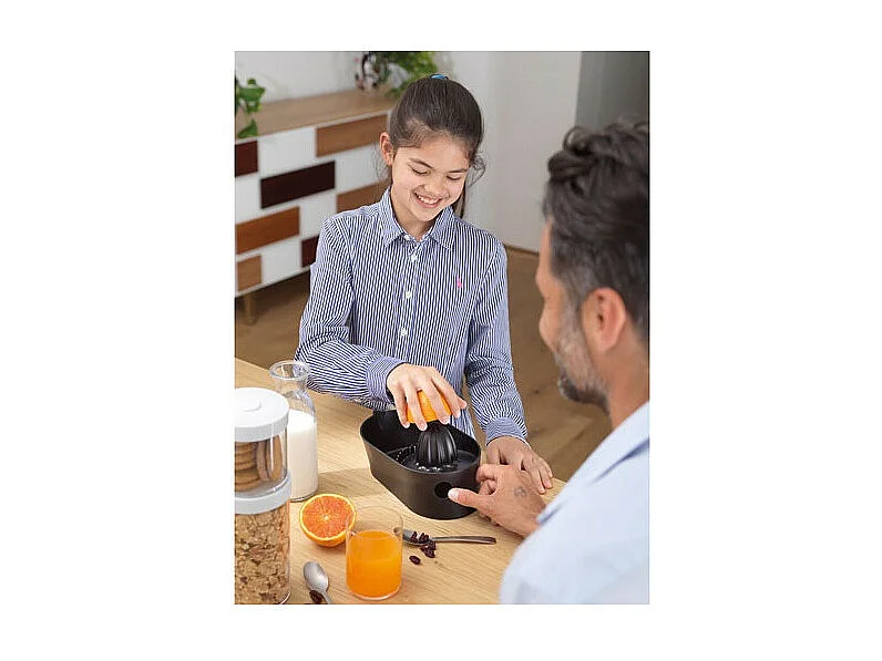 Presse-agrumes noir Blim Plus - Collection Create Oblo - Facile, rapide et pratique pour vos jus d'agrumes