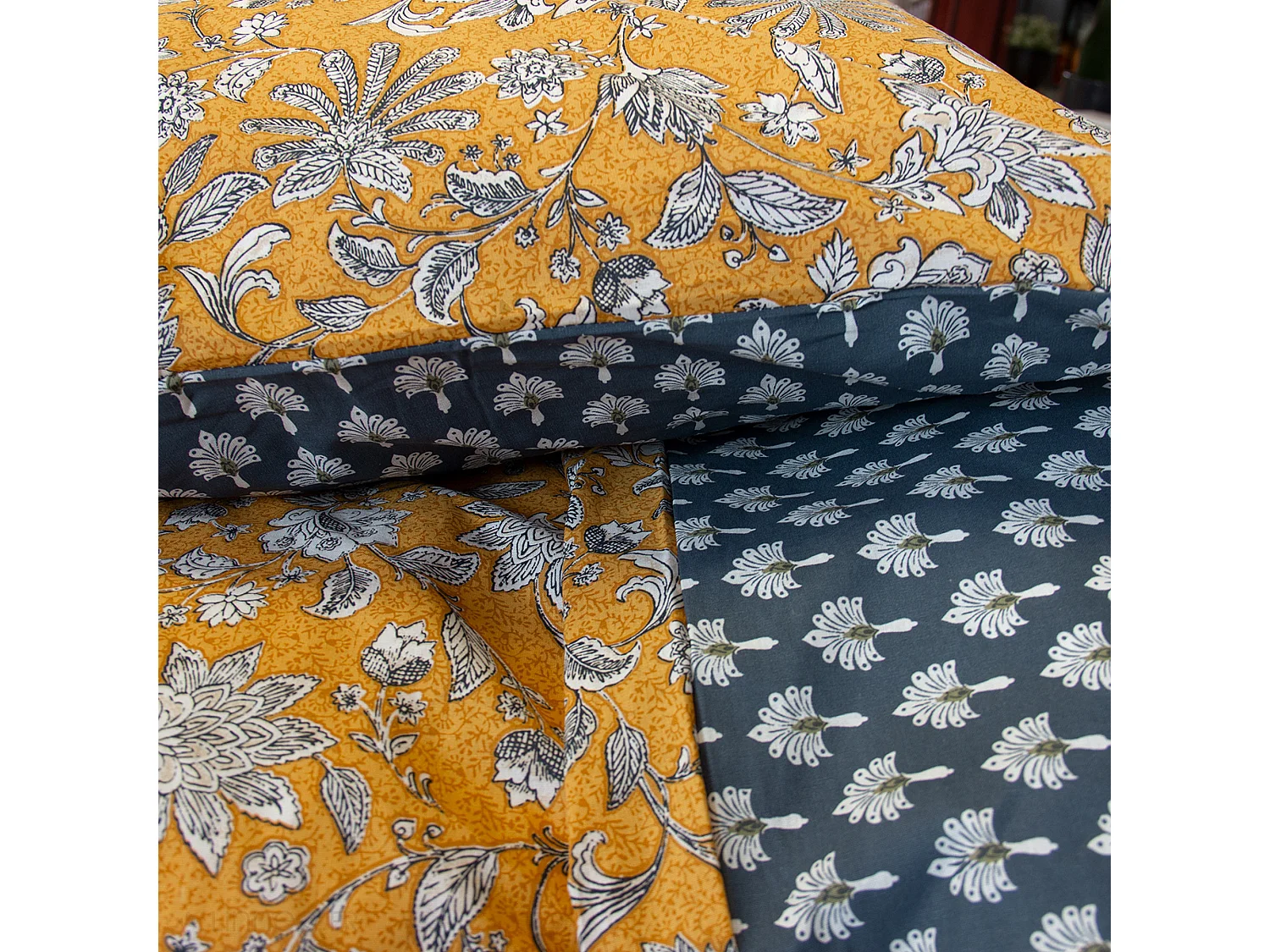 Parure de lit 260x240 cm pur coton ASCHWINI motif floral jaune 3 pièces