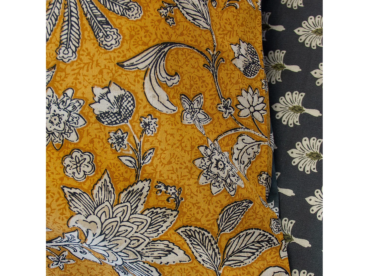 Parure de lit 240x220 cm pur coton ASCHWINI motif floral jaune 3 pièces