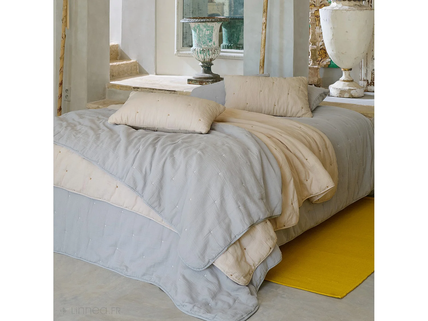 Couvre lit capitonné en mousseline de coton 260x240 cm ANDROS bleu lichen