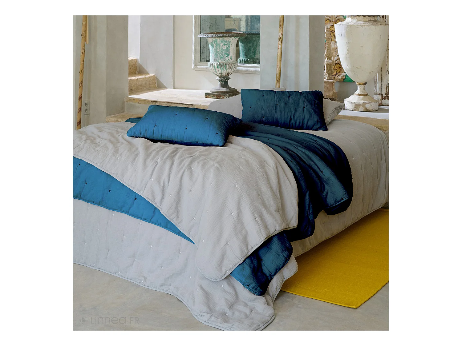 Couvre lit capitonné en mousseline de coton 260x240 cm ANDROS bleu marine