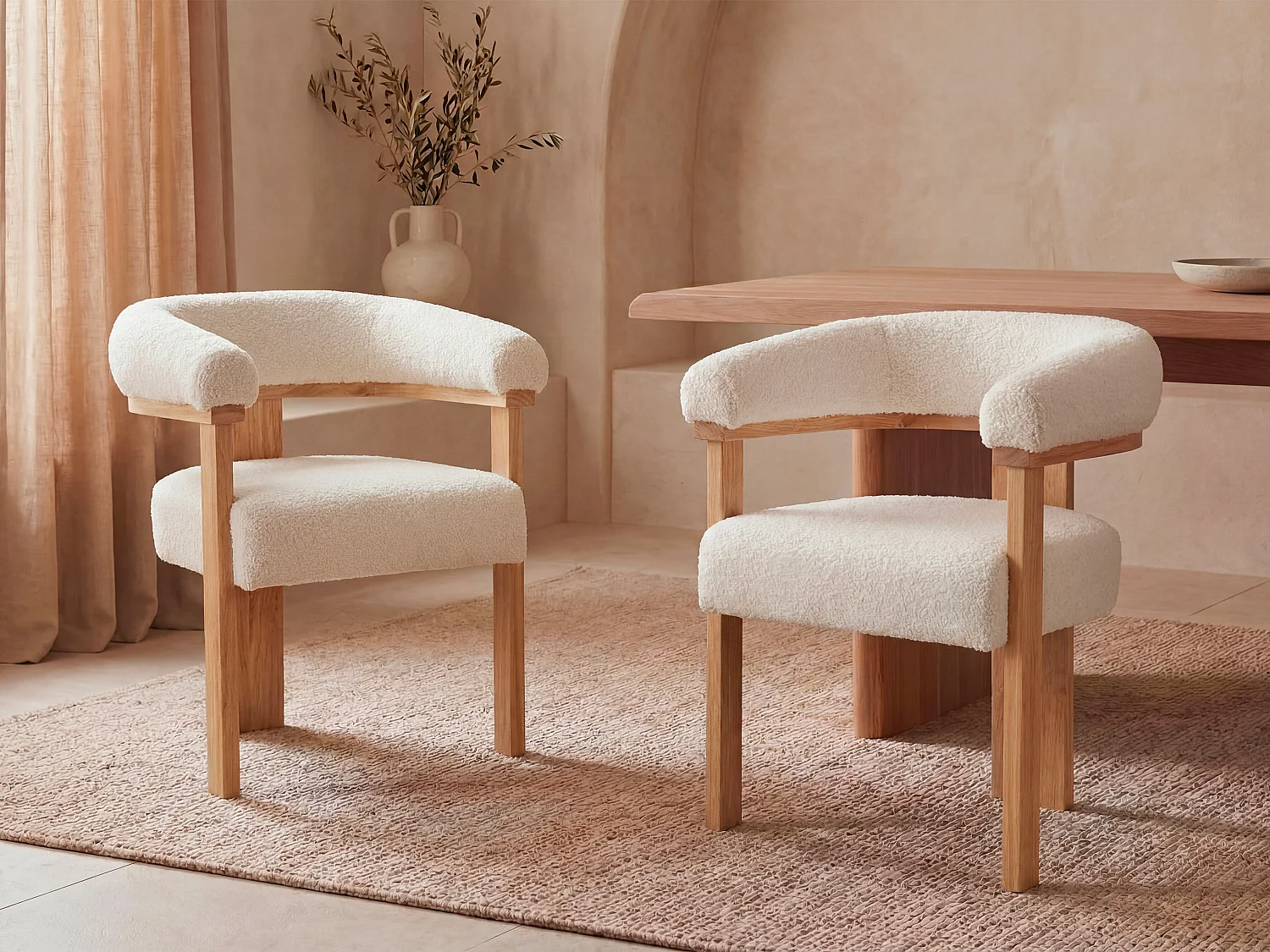 Set van 2 stoelen met armleuningen van boucléstof en hout - Wit en naturel - LIVELIA door Pascal MORABITO