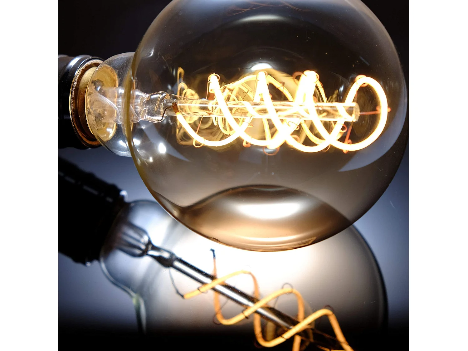 NETTLIFE LED - E27 - G125 - grote, retro - Edison, witte warme filament - decoratieve gloeilampje - 4W - nostalgisch licht - energiebesparend.