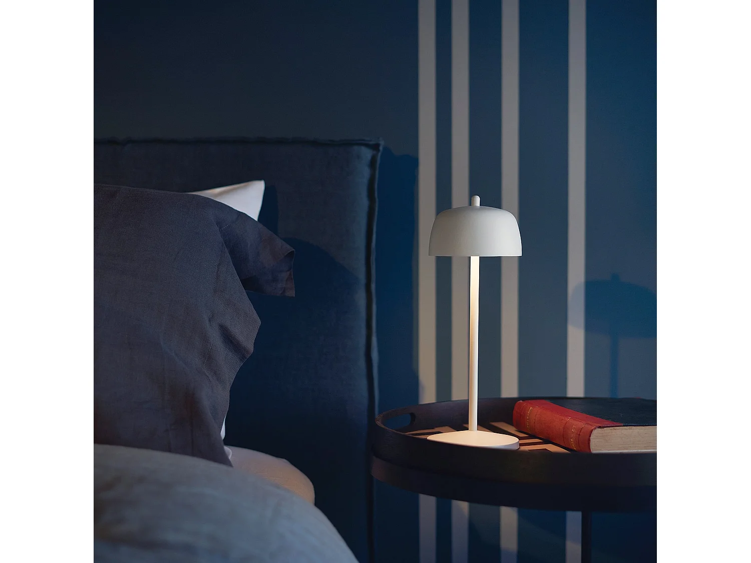 Lámpara de mesa LED recargable y regulable color blanco Zafferano CIRCE