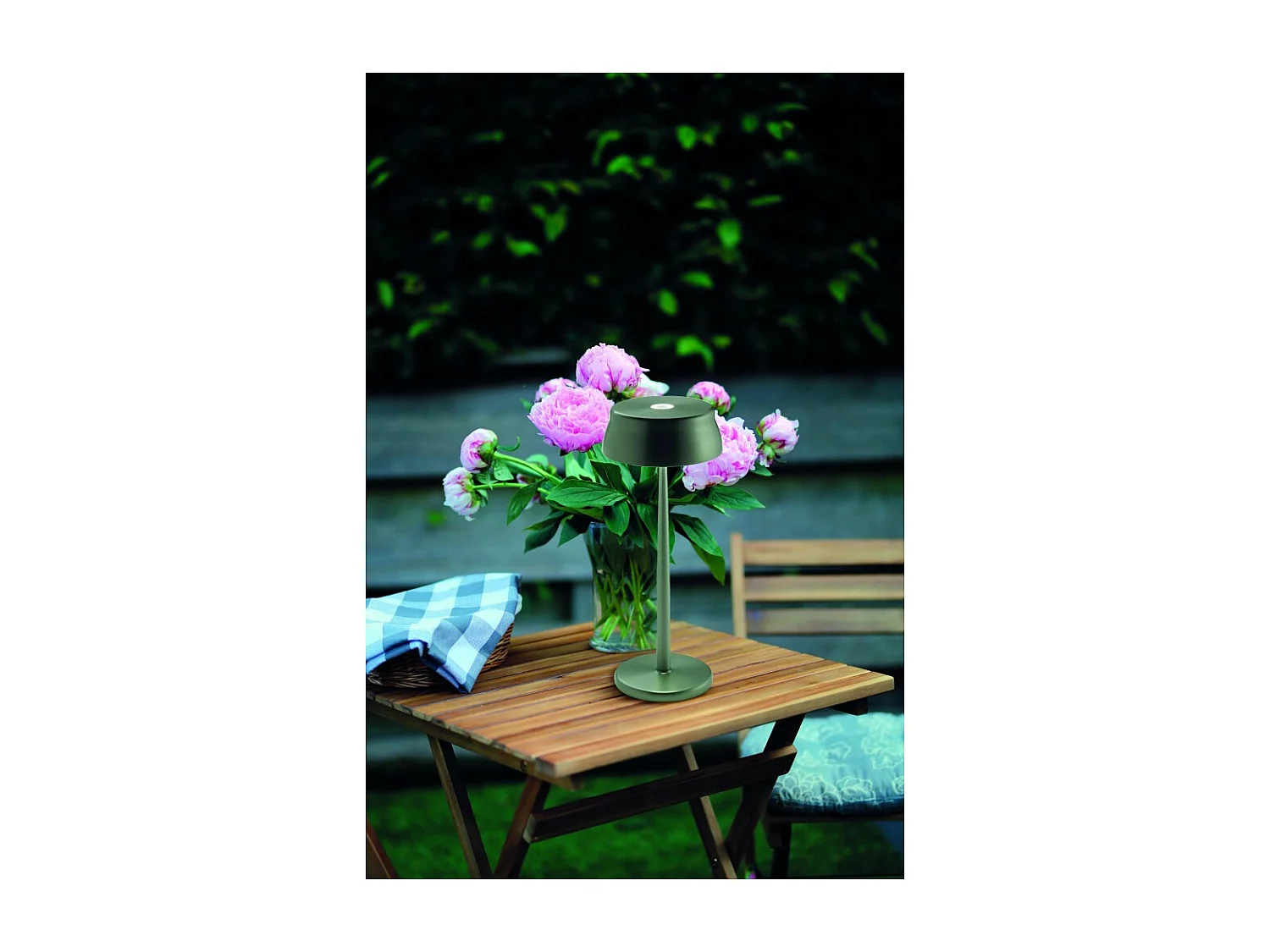 Zafferano SISTER LIGHT Wi-fi Lampada a led smart da tavolo Verde ricaricabile e dimmerabile