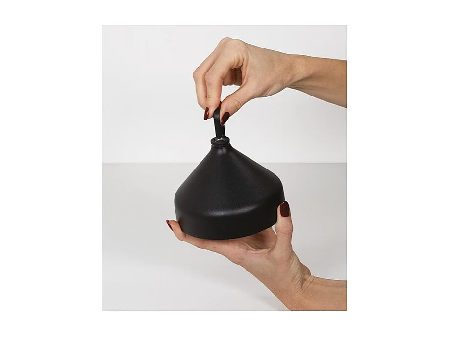 Zafferano AMELIE Schwarze wiederaufladbare und dimmbare LED-Tischlampe