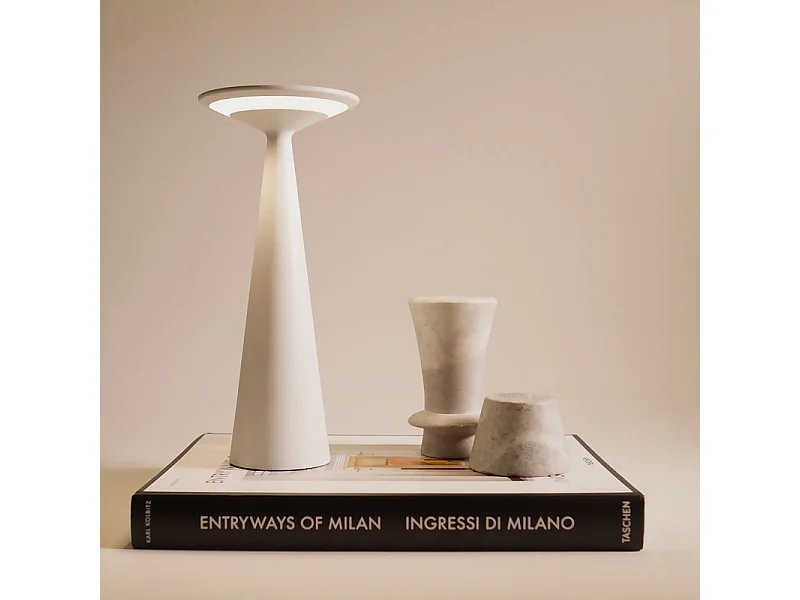 Candeeiro de mesa LED Dama Bianca com entrada USB e função powerbank