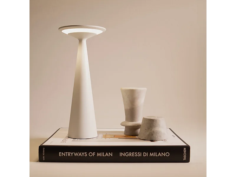 Candeeiro de mesa LED Dama Bianca com entrada USB e função powerbank