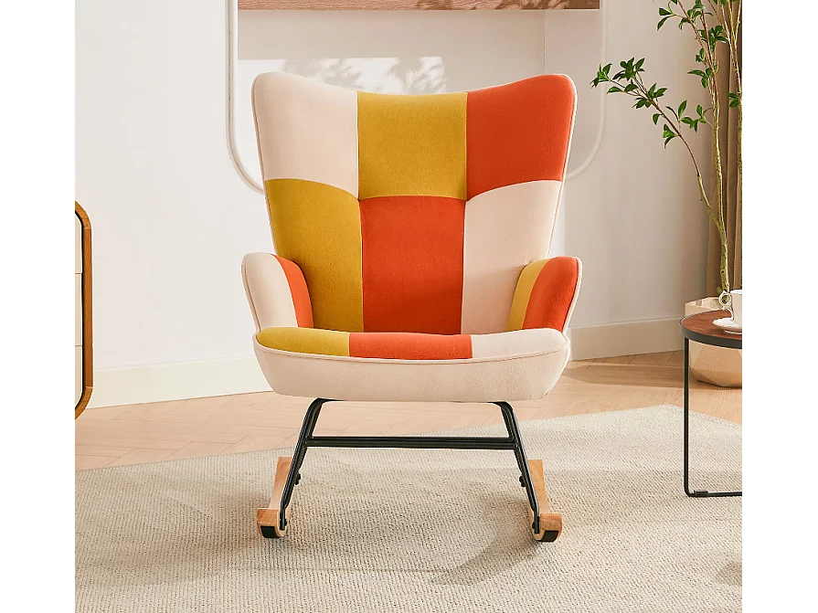 Fauteuil à bascule en patchwork pour le salon en velours avec cadre en métal et base en bois