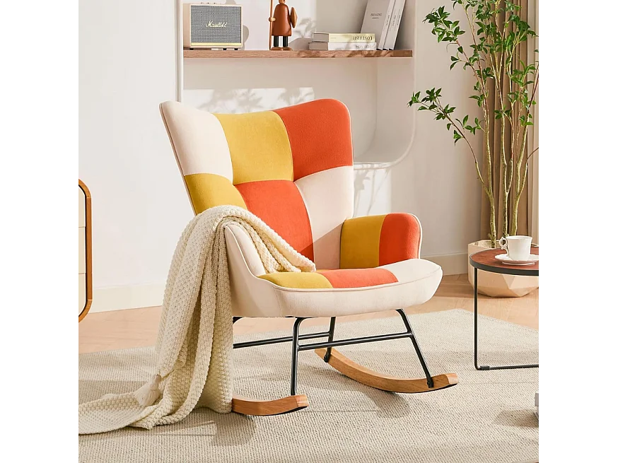 Fauteuil à bascule en patchwork pour le salon en velours avec cadre en métal et base en bois