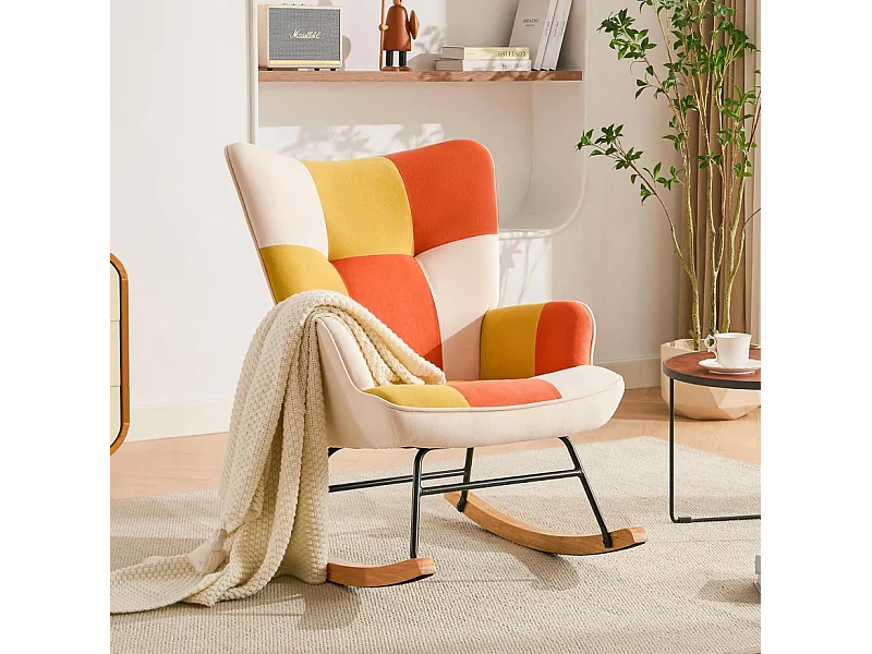 Fauteuil à bascule en patchwork pour le salon en velours avec cadre en métal et base en bois