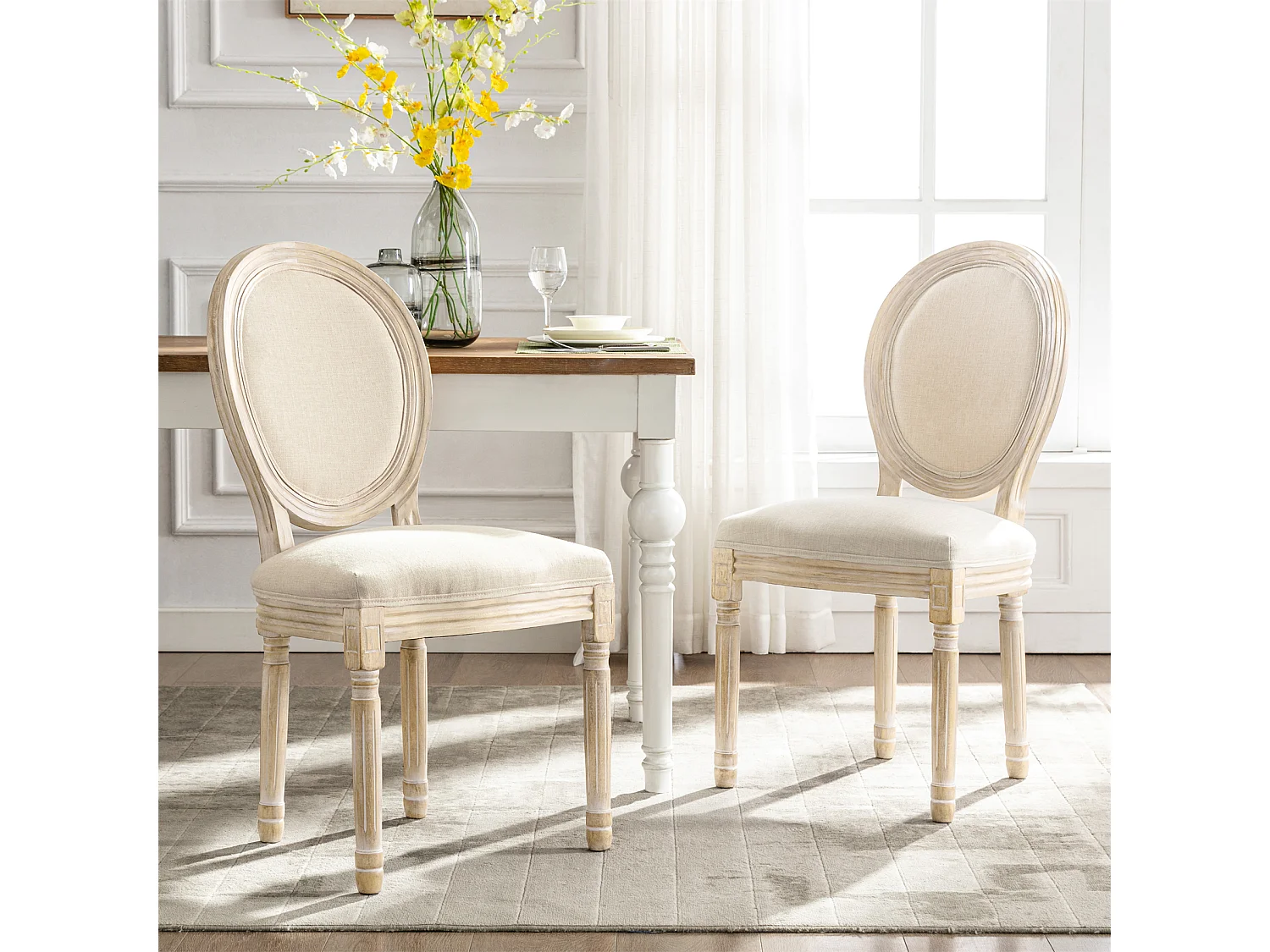 Lot de 2 chaises de salle à manger - Chaise médaillon style Louis XVI en bois massif sculpté et patiné - Tissu lin beige - Style rétro élégant