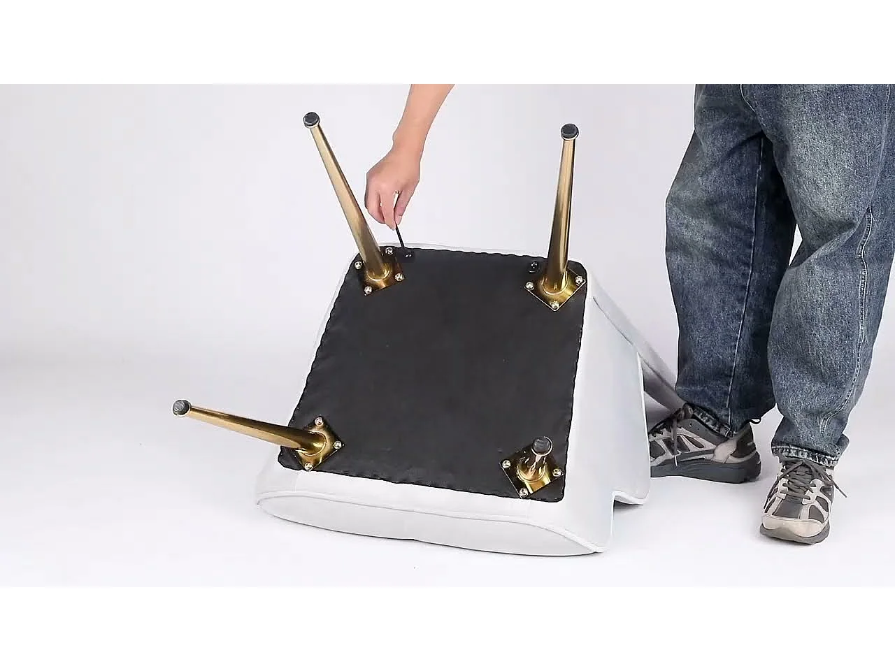 Fauteuil à Bascule  Rembourré en Velours Moderne  pour Salon, Chaise à Bascule à Dossier Haut avec Pieds en Bois, Beige