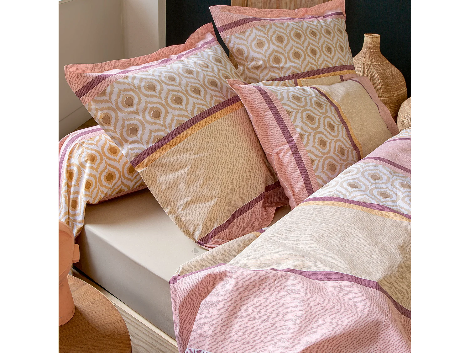Parure de lit 2 pièces : housse 140x200 cm et taie 65x65 cm coton INOUK rose/beige