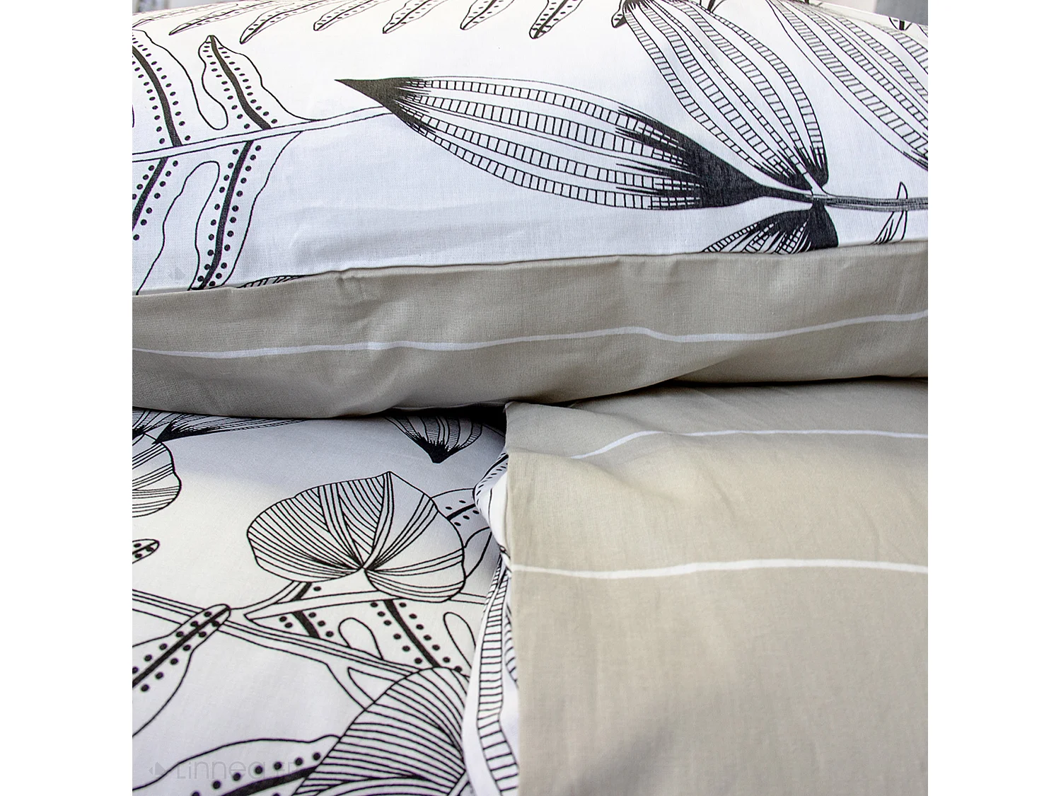 Parure de lit 240x220 cm pur coton ALIX motif végétation blanc et noir 3 pièces