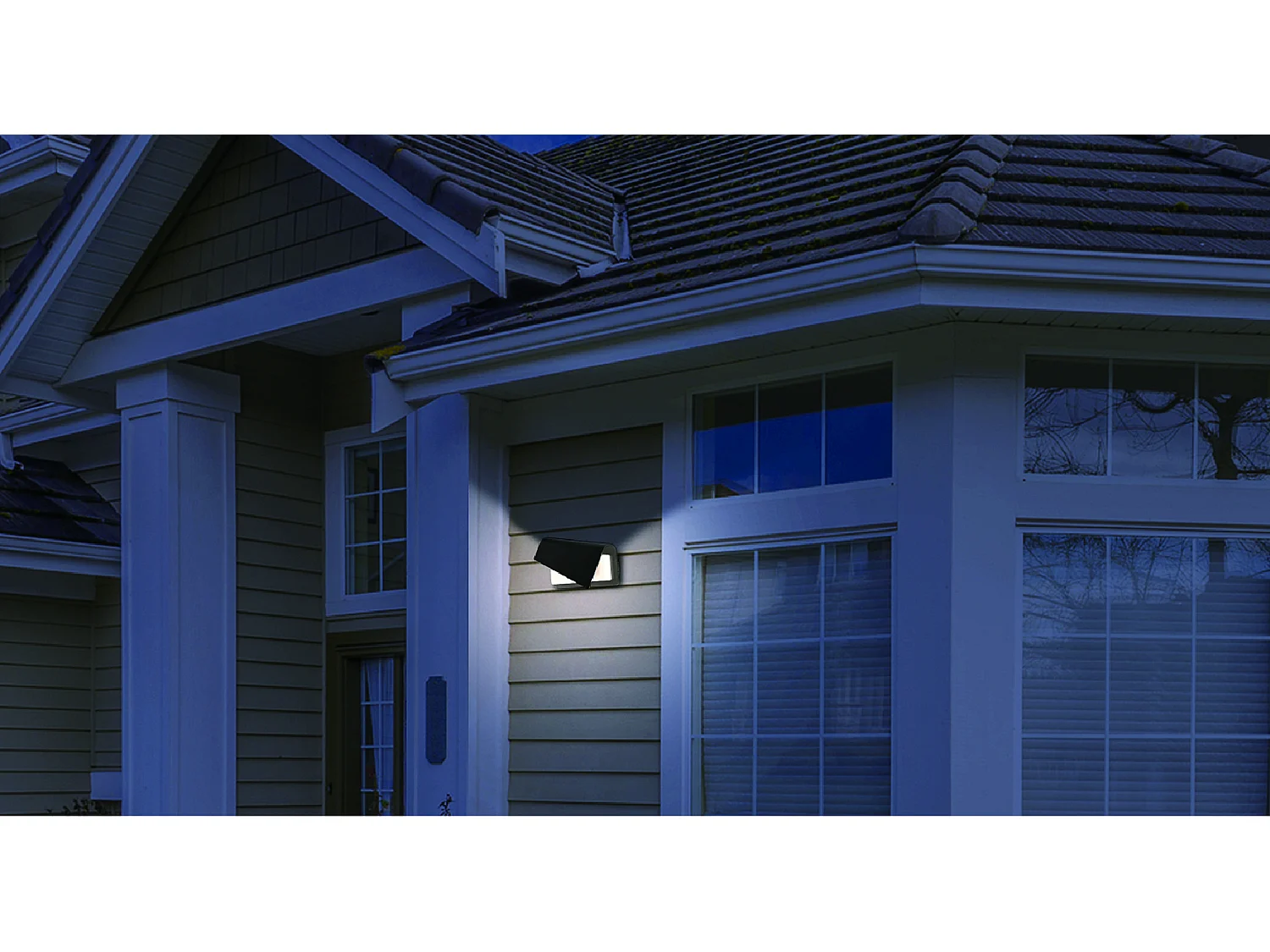 Applique extérieur IP65 (1200lm 3000K ) - Noire - Voltman