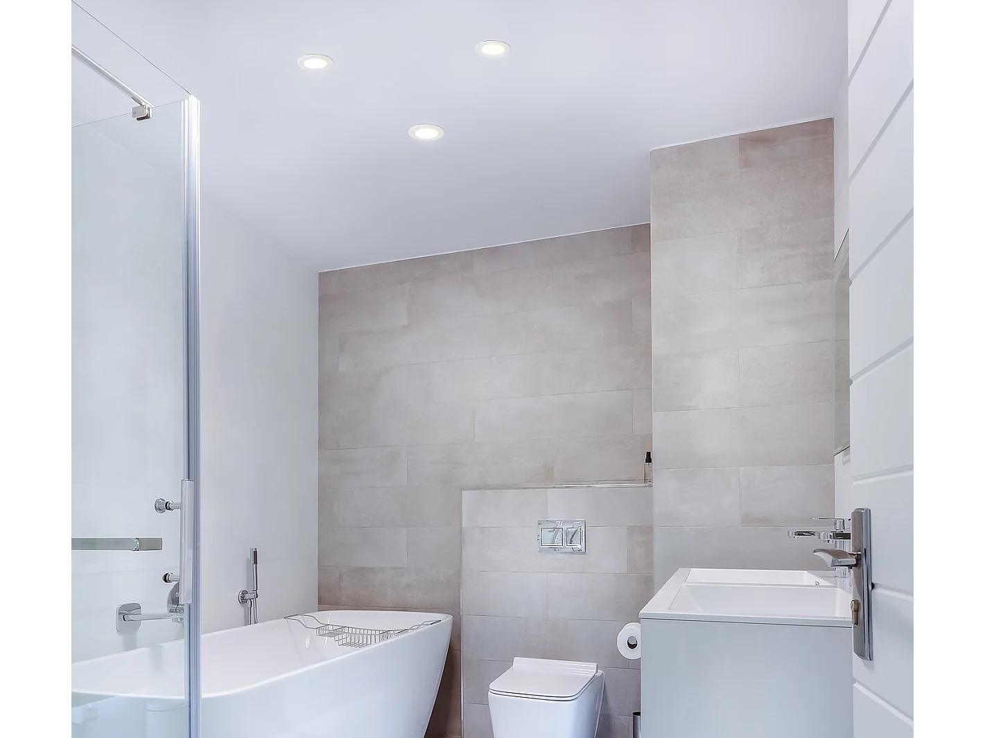 Spot dimmable spécial Salle de Bains (9W 520lm 2700K 38Â°) - Blanc et chrome - Voltman