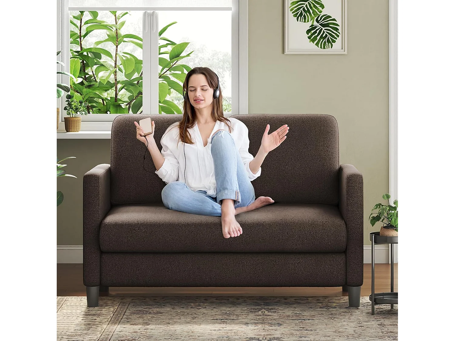 Canapé 2 places confort en Velours Teddy marron, avec assise profonde de 55cm et accoudoirs - 128x78x89cm