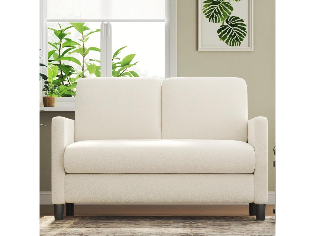 Divano comfort 2 posti in velluto Teddy beige, con seduta profonda 55 cm e braccioli - 128x78x89 cm