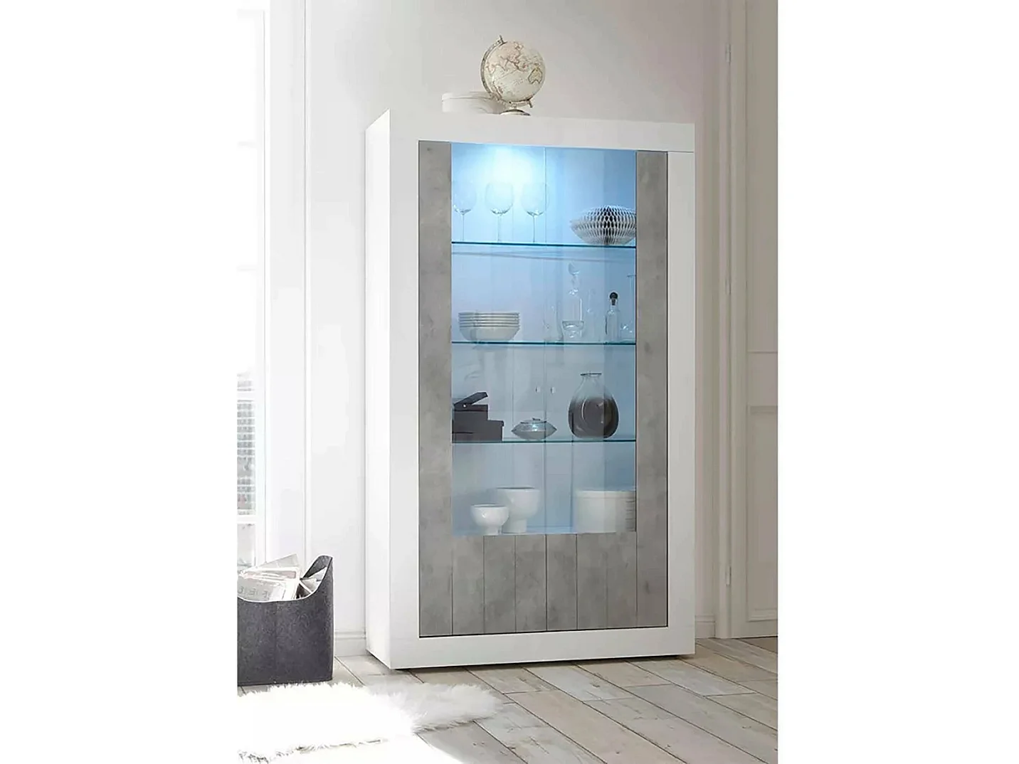 Vitrina Dporzingi, Aparador expositor, Vitrina multiusos, Aparador sala, Fabricado em Itália, 110x42 h190 cm, Branco brilhante e Cimento