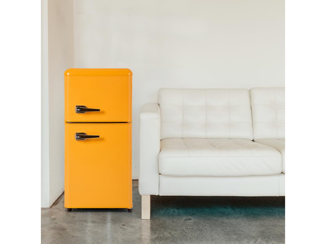 Frigorifero retrò H86x45Lcm - Frigorifero congelatore a LED a 2 porte 60L + congelatore 22L, 163kWh/anno, doppio portauova e tre ripiani interni - giallo
