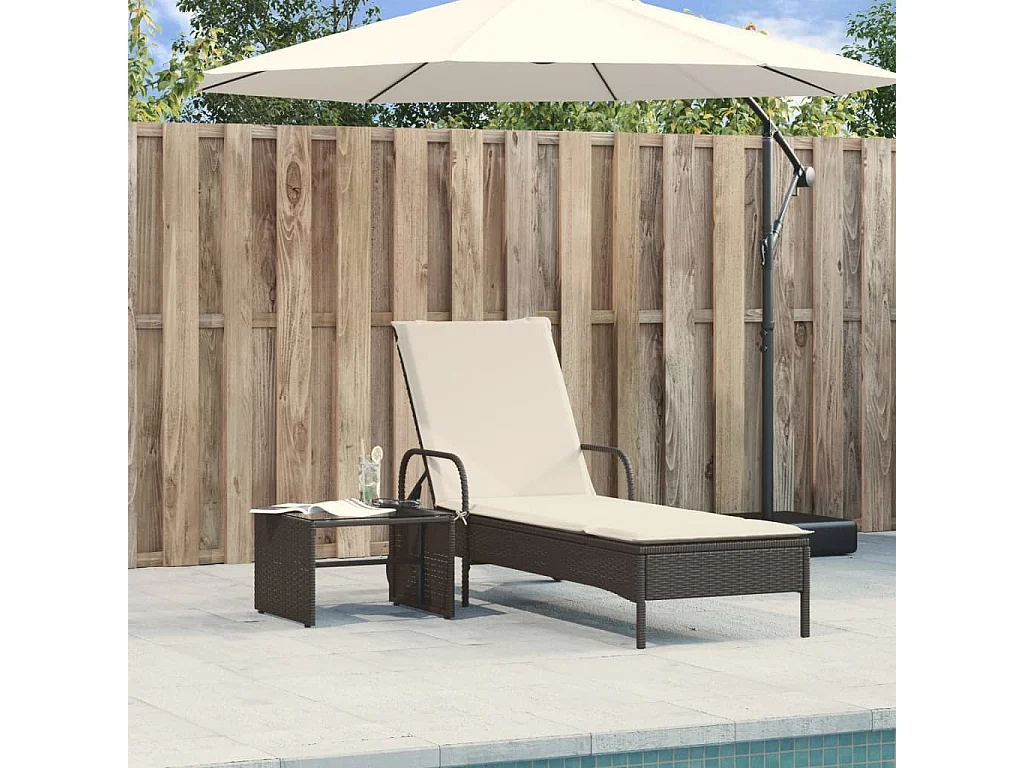 Chaise longue avec roues et coussin noir résine tressée