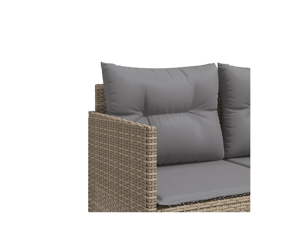 Loungesessel mit beigen geflochtenen Harzkissen