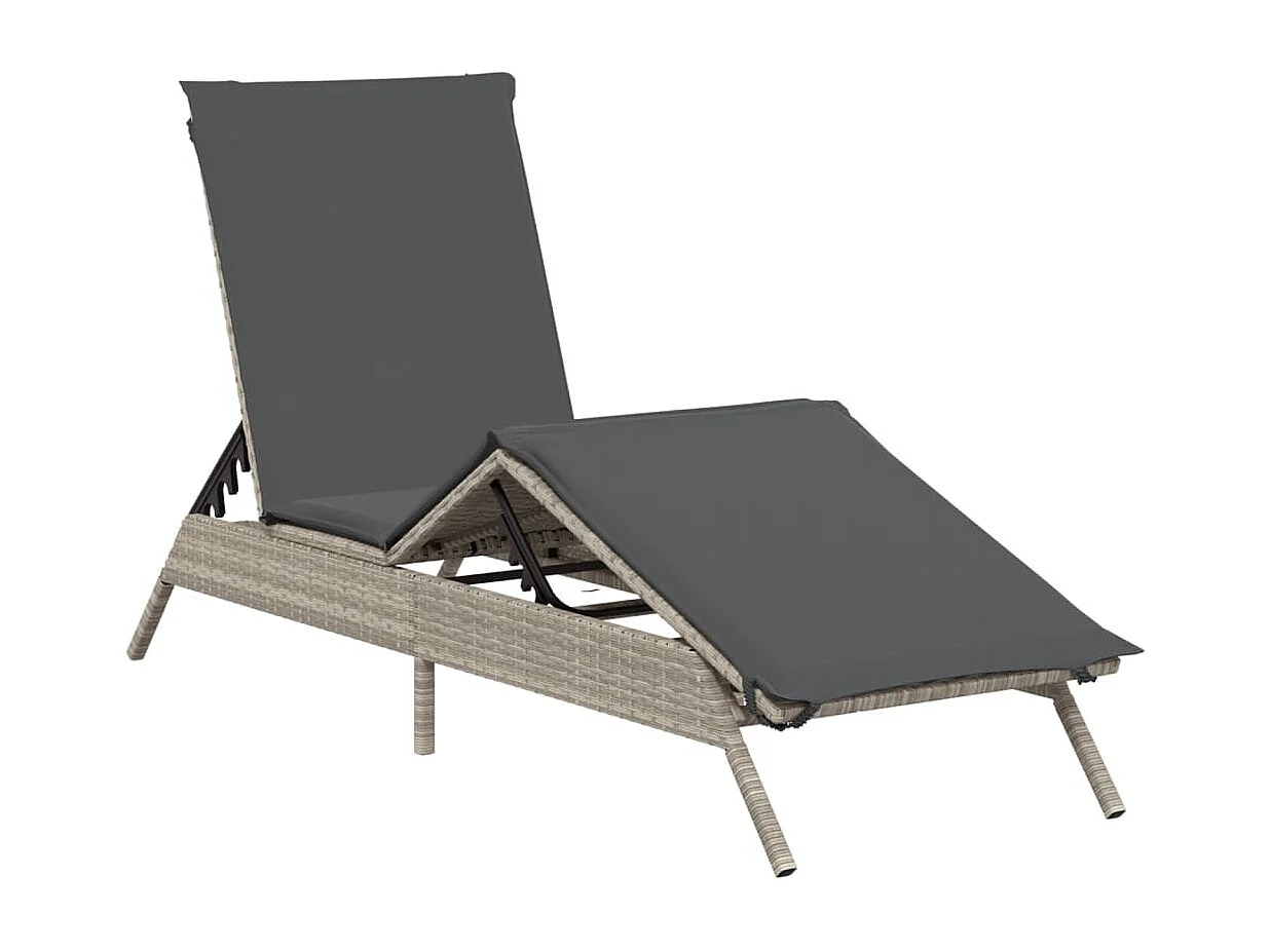 Poltrona lounge con cuscino in resina intrecciata grigio chiaro