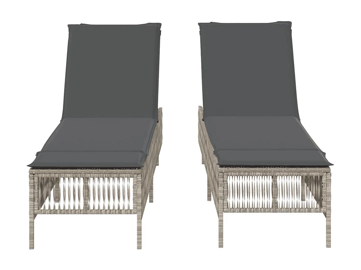 Juego de 2 tumbonas con cojines de resina tejida gris.