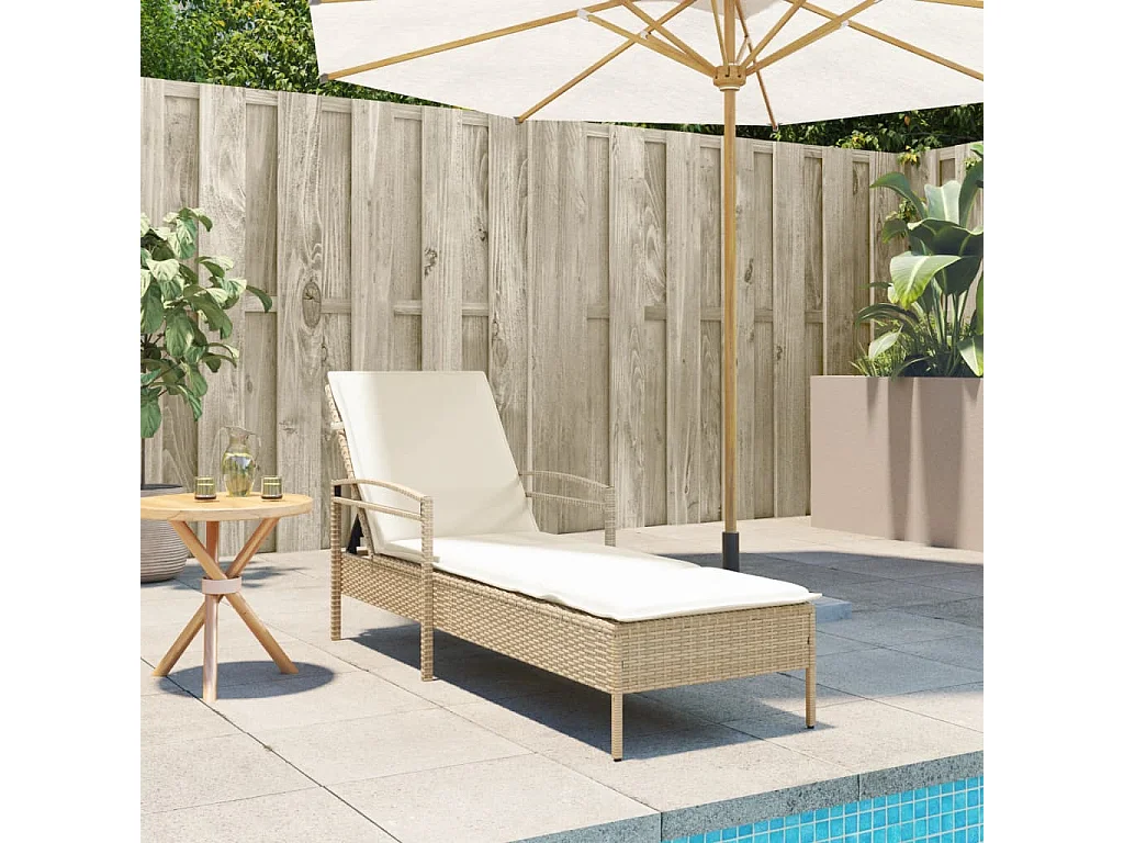 Chaise longue avec coussin beige 63x200x81 cm résine tressée