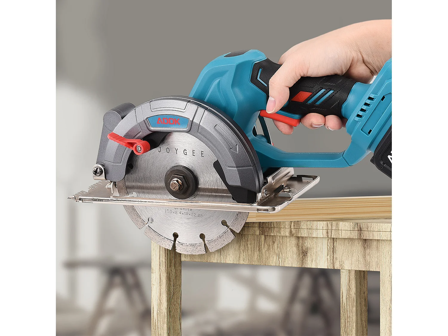 Scie circulaire 21 V à 6 lames, avec batterie 3,0 Ah, mini scie circulaire sans balais, adaptée à la coupe du bois (avec 2 batteries)