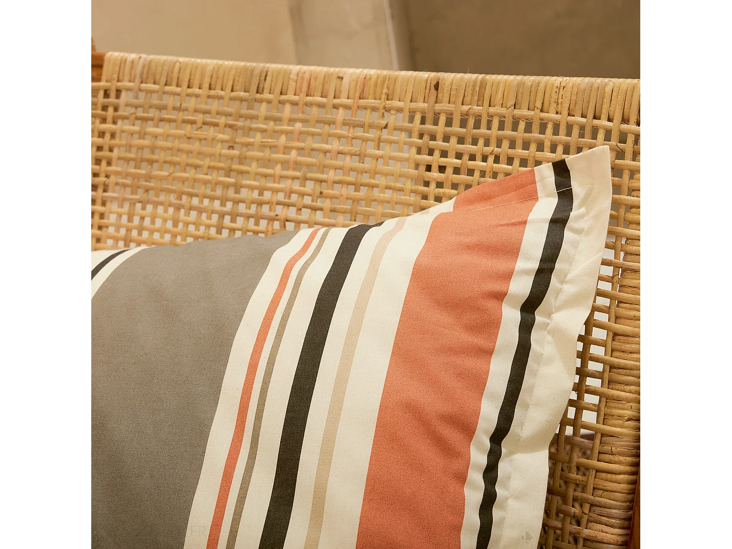 Parure de lit 3 pièces : housse 200x200 cm et taies 50x70 cm coton HUGO beige/corail