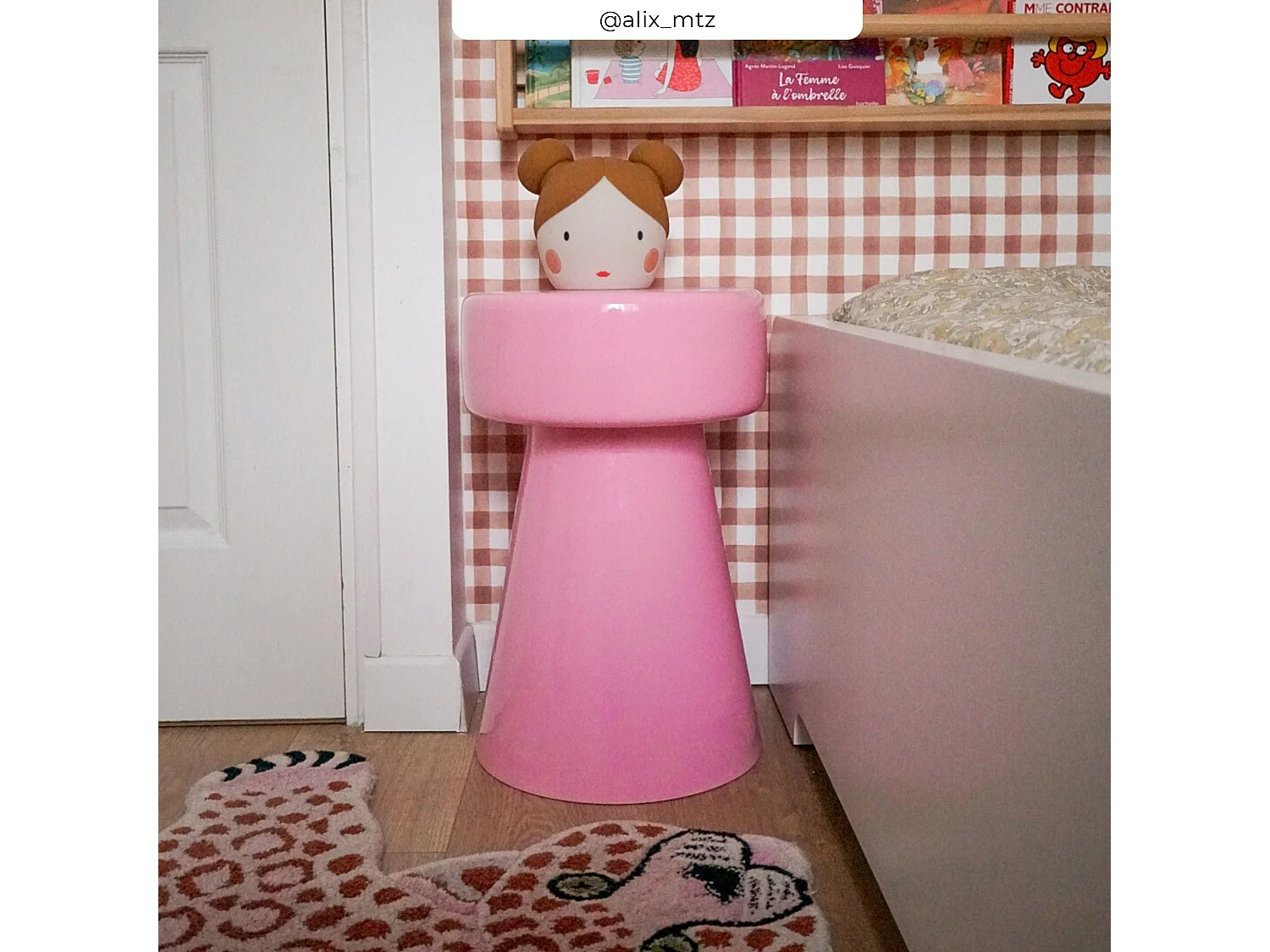 Tavolino rotondo in metallo rosa - Athéna