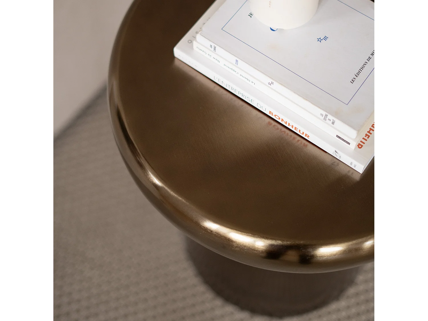 Tavolino rotondo in metallo dorato - Anouk