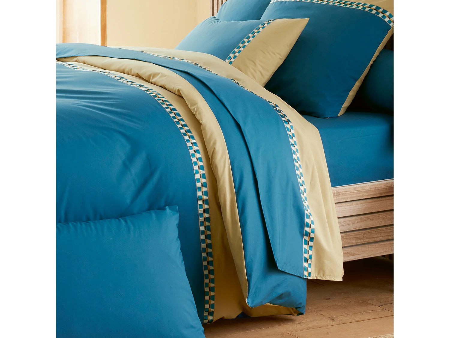 Drap plat 240x310 cm en percale de coton LINOA bleu cobalt