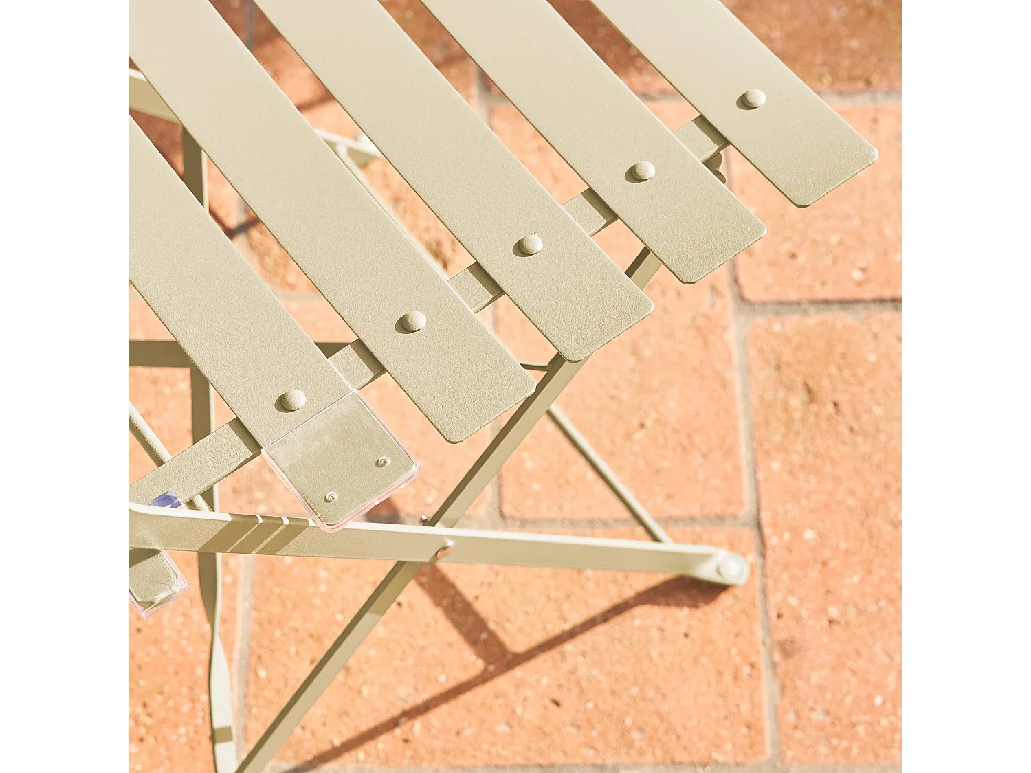 Tavolo da giardino bistrot pieghevole in metallo con 2 sedie, beige