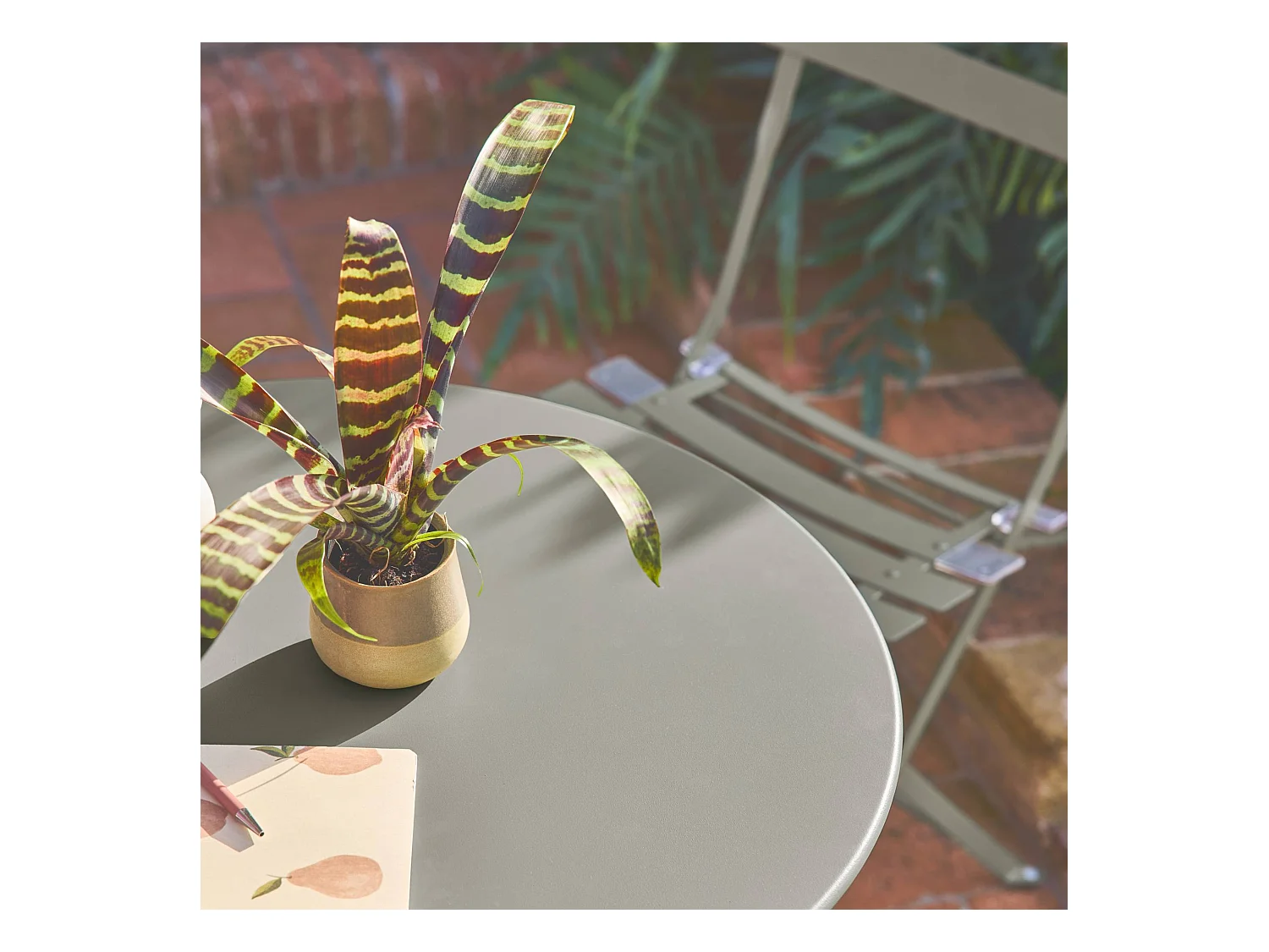 Tavolo da giardino bistrot pieghevole in metallo con 2 sedie, verde