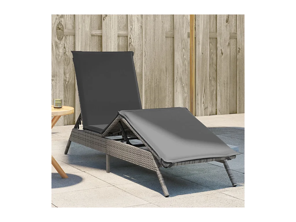 Chaise longue avec coussin gris résine tressée