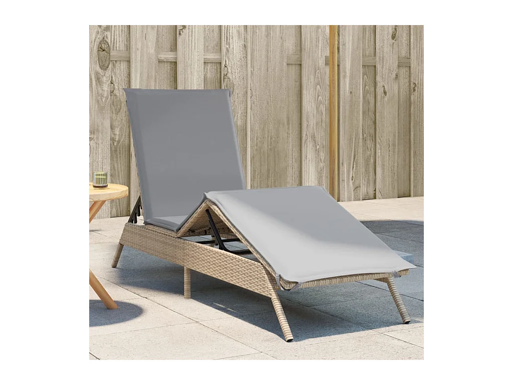 Chaise longue avec coussin beige résine tressée