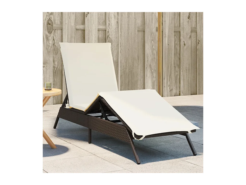 Chaise longue avec coussin marron résine tressée