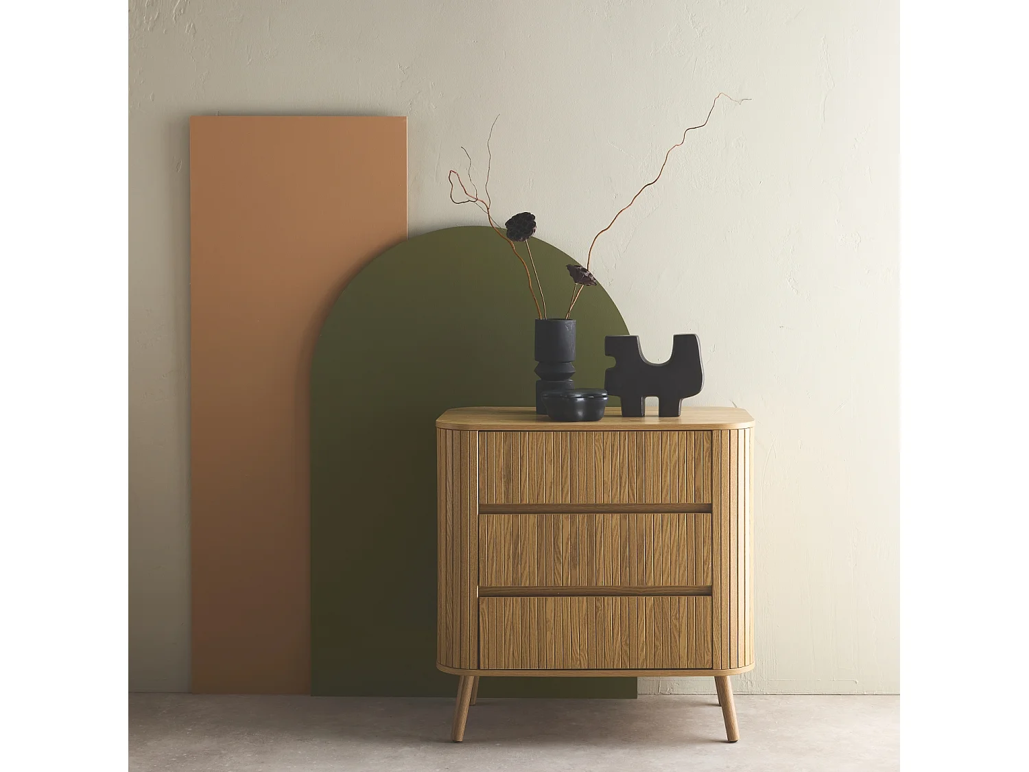 Commode 3 tiroirs. décor strié naturel. L 80x P 45  H 80cm