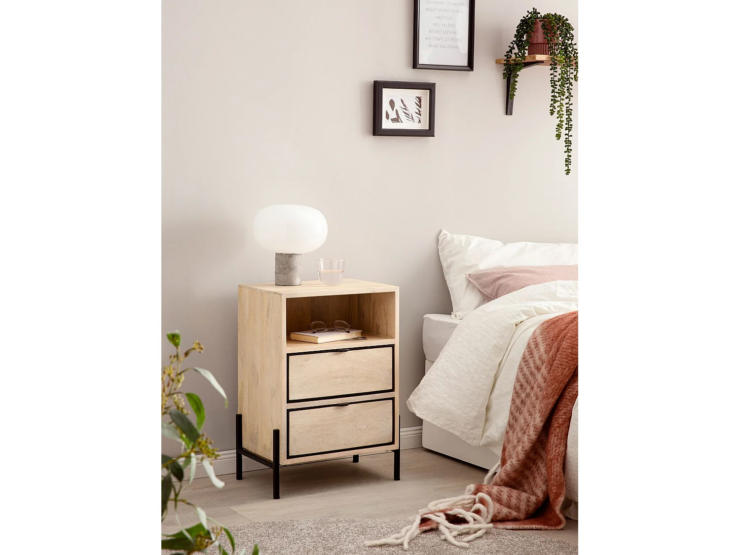 Nachttisch Mango Massivholz / Metall 43x60x30 cm Nachtschrank Boxspringbett, Design Nachtkonsole