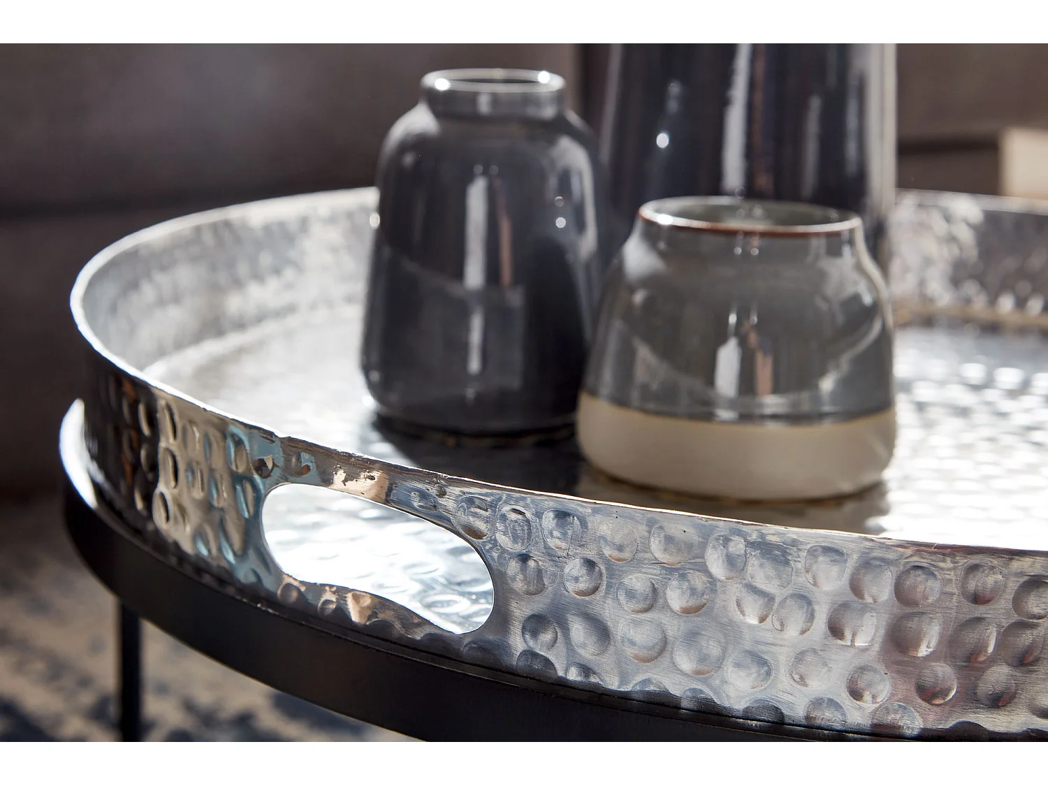 juego de mesa de centro de 2 plata / metal negro acabado martillado mesa anidada redonda