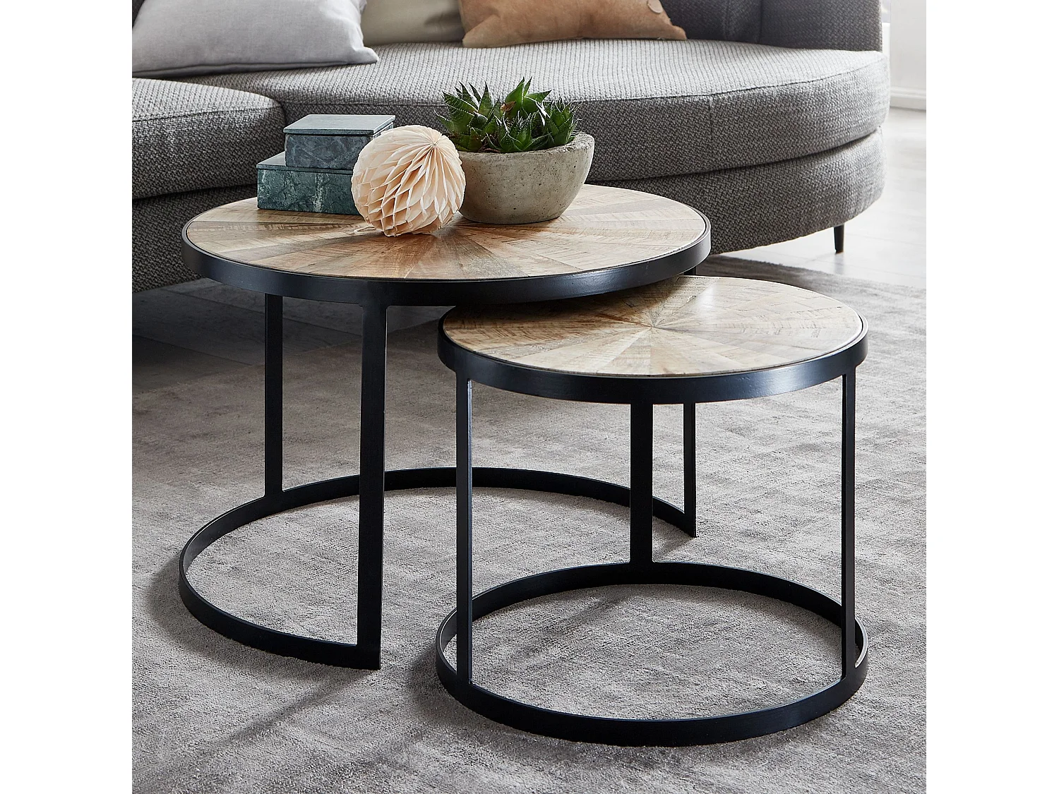 de 2 tables basses design Tables gigognes rondes en bois massif Mango | Table basse avec pieds en